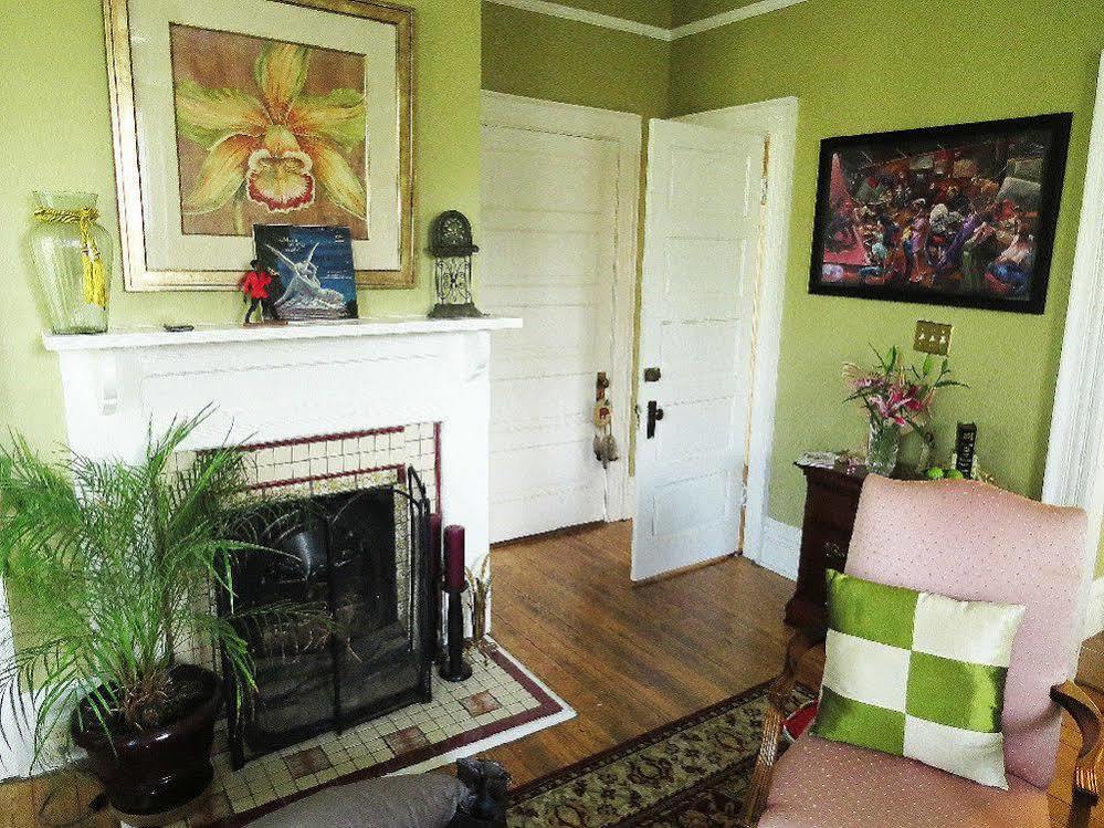 Inn Upon Moon River Plantation Chester Extérieur photo